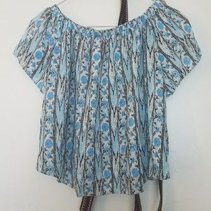 Off the shoulders top by ASTR